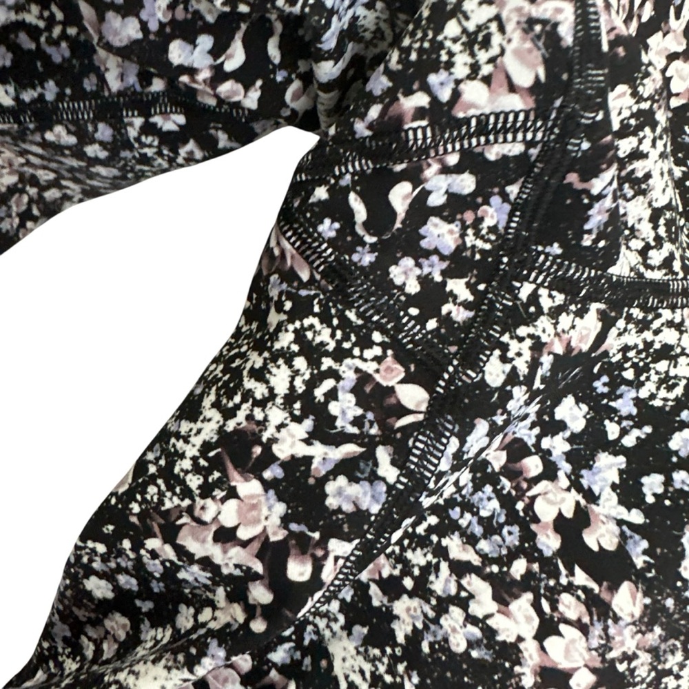 Lululemon Wunder Under Crop II Size 10 Roll Down Scallop Luxtreme 24" Floral - Picture 6 of 10